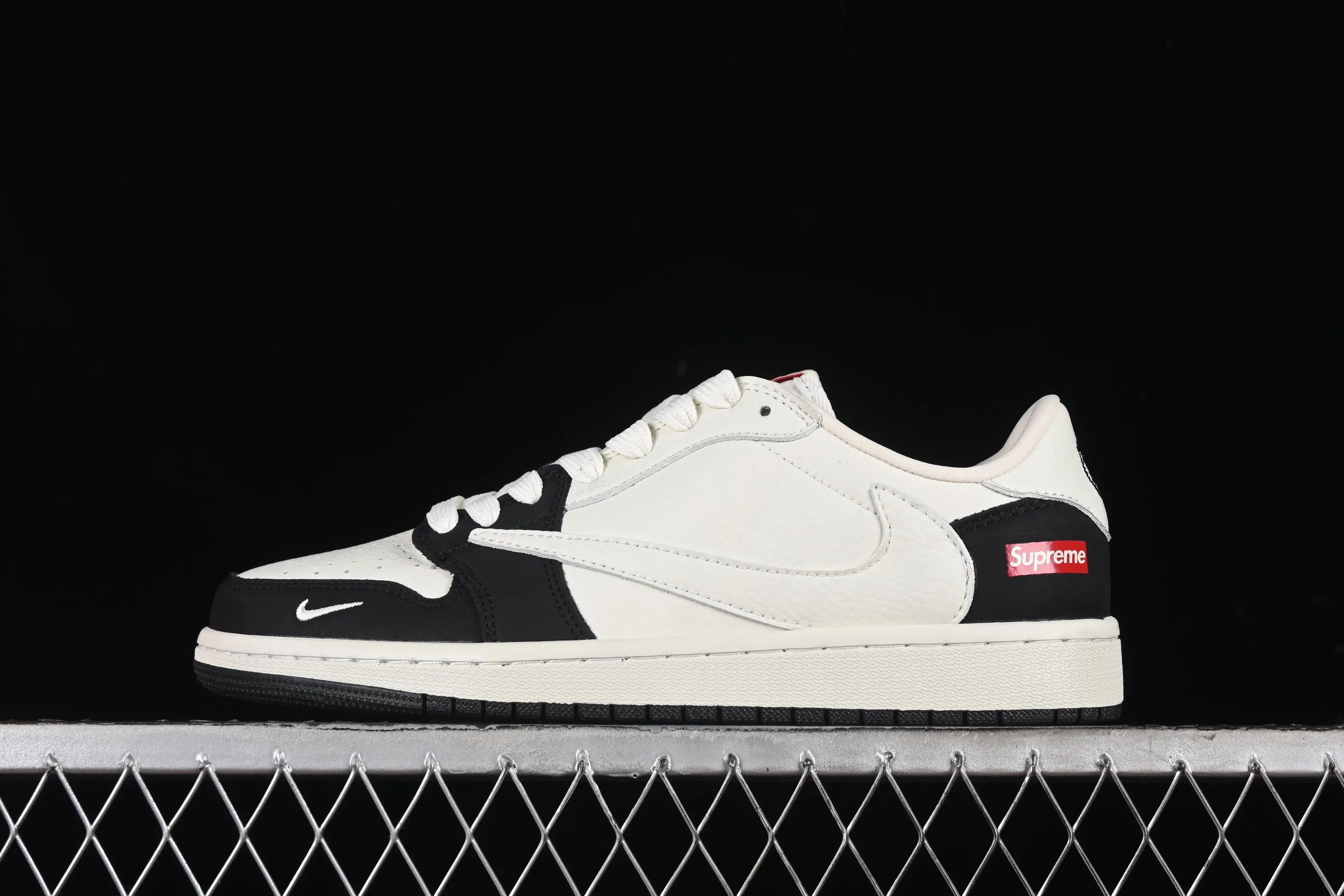 All categories Air Jordan Jordan series basketball shoes Air Jordan 1 Low High-end customized low-top sneakers Travis Scott x Fragment Design x Air Jordan 1 Low OG SP AJ1 Joe 1 Supreme joint-black and white bottom low-top cultural casual sneakers JH6088-606